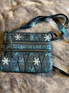Lug Dazzle Crossbody